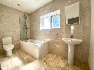 Family Bathroom- click for photo gallery